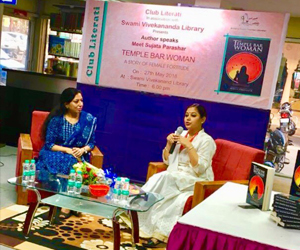 With Maulshree Mahajan, moderator of the author speaks session in Bhopal’s Vivekananada Library organised by Club Literati. 